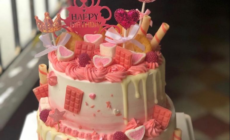 Kue Ulang Tahun: Sejarah Di Balik Lilin dan Harapan