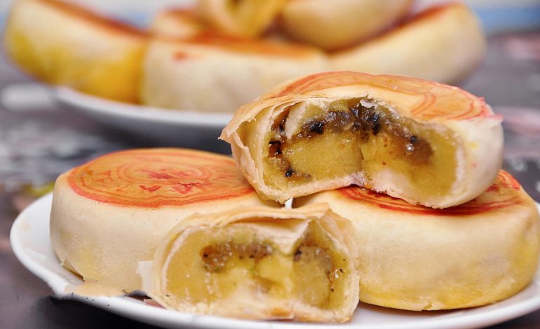 Oleh-Oleh Kuliner Premium dari Negeri Naga Biru